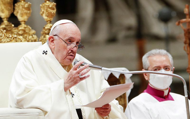 Paus Fransiskus: Membuang Sampah Plastik ke Saluran Air adalah Tindak Kriminal