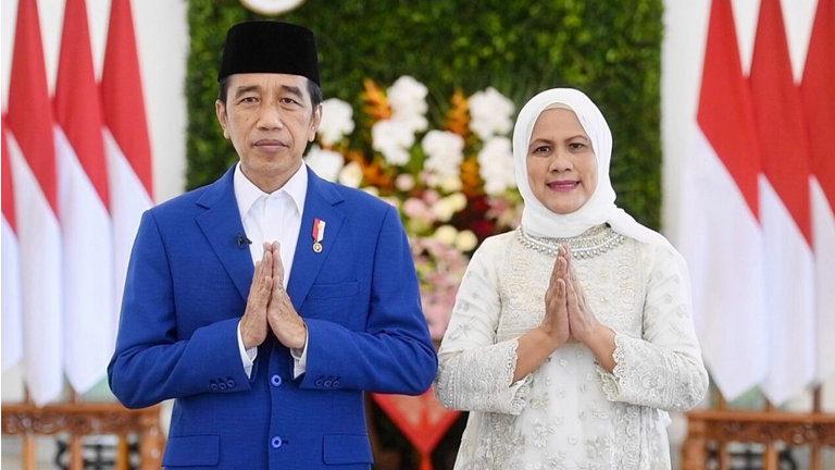 Presiden Jokowi  dan Ibu Negara.